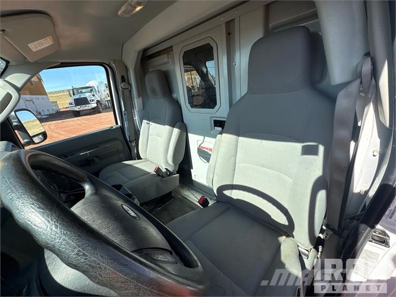 Ford E-350 4x2 Utility Truck Prekucniki