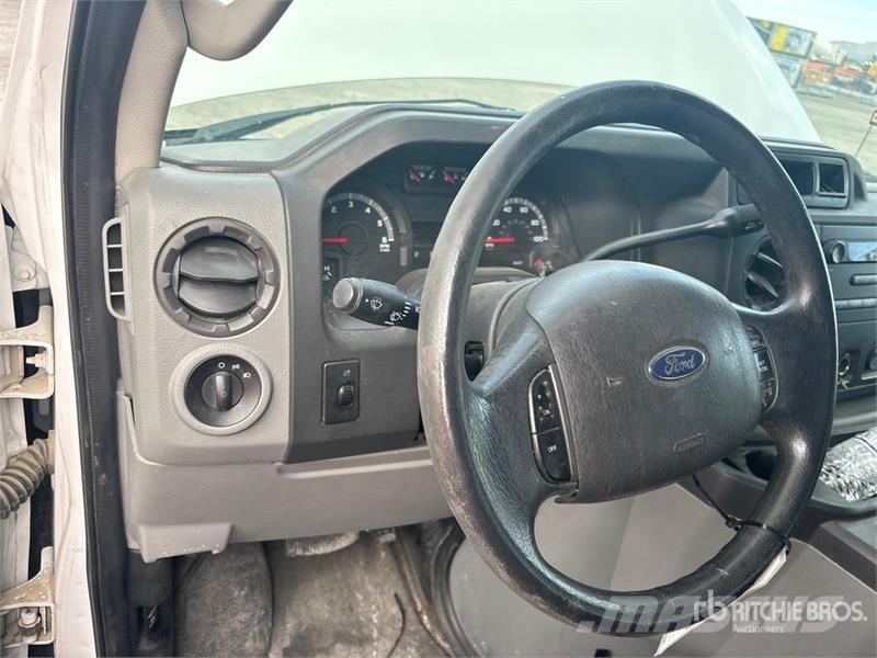 Ford E-350 Passenger Van Lätta skåpbilar