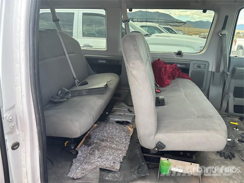 Ford E-350 Passenger Van Lätta skåpbilar
