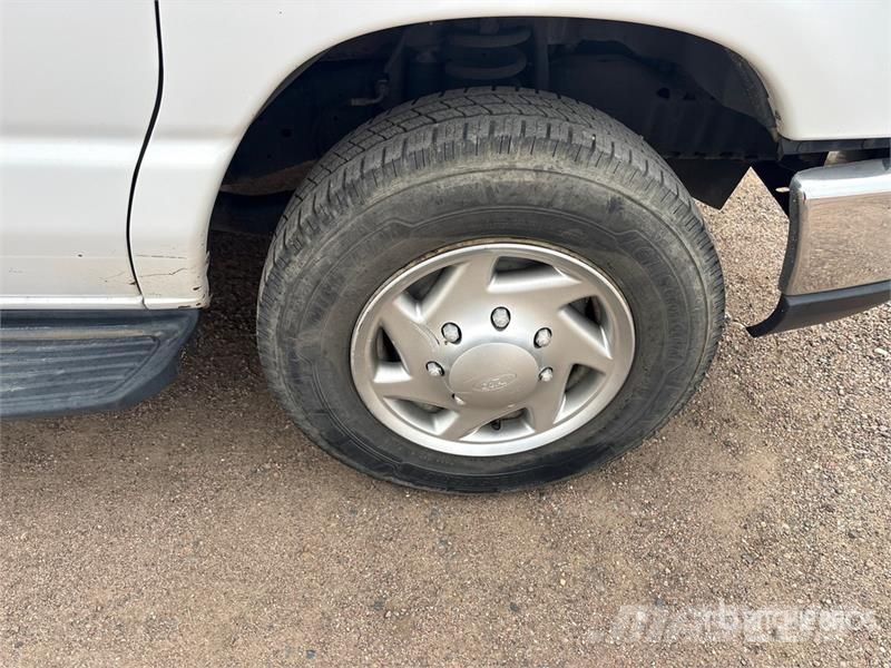 Ford E-350 Passenger Van 패널 화물차