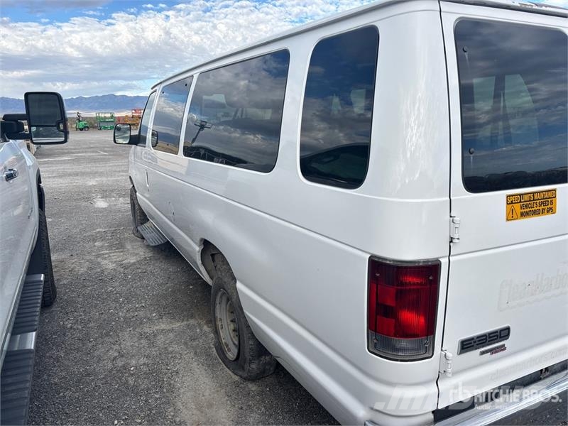 Ford E-350 Passenger Van Lätta skåpbilar