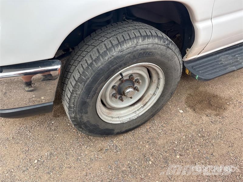 Ford E-350 Passenger Van 패널 화물차