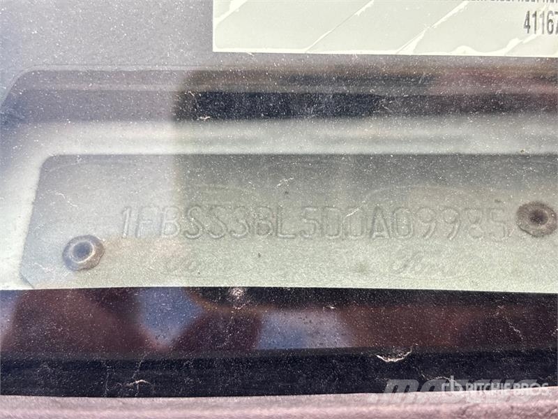 Ford E-350 Passenger Van Lätta skåpbilar