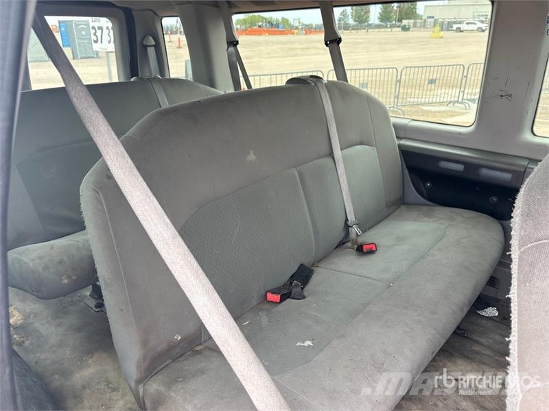 Ford E-350 Passenger Van 패널 화물차
