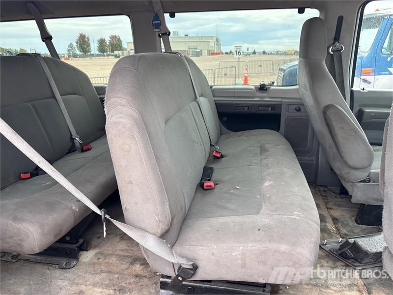 Ford E-350 Passenger Van 패널 화물차