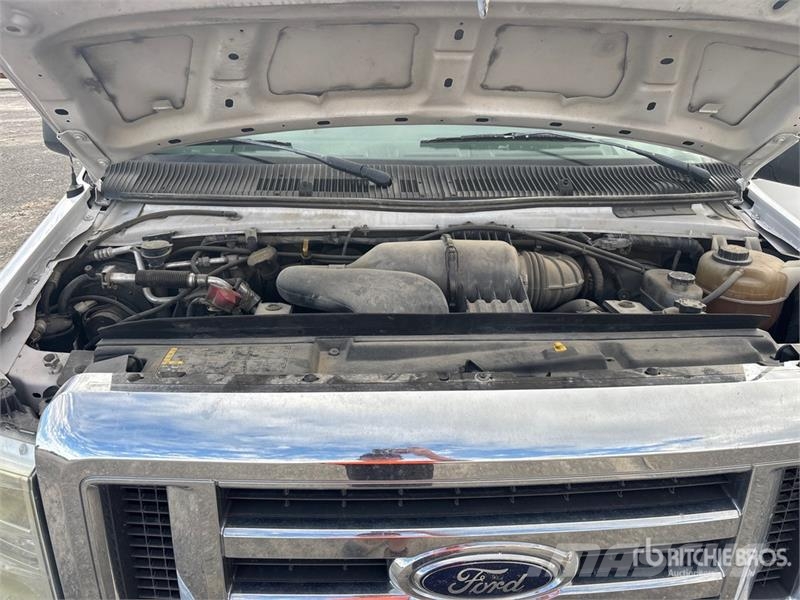 Ford E-350 Passenger Van Lätta skåpbilar