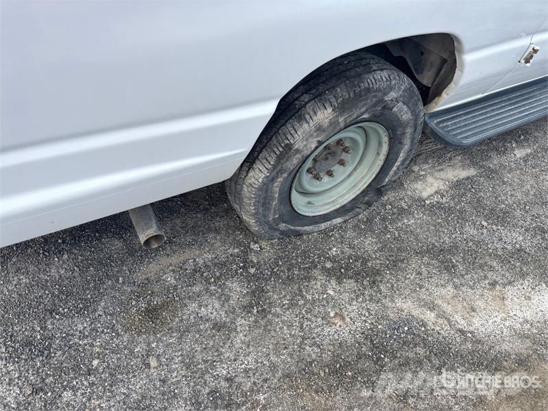 Ford E-350 Passenger Van Lätta skåpbilar