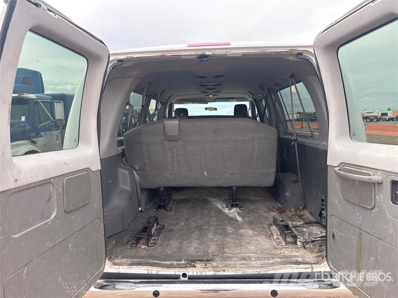 Ford E-350 Passenger Van 패널 화물차