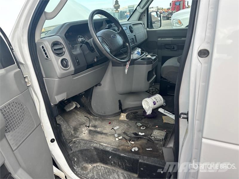 Ford E-350 Passenger Van Lätta skåpbilar