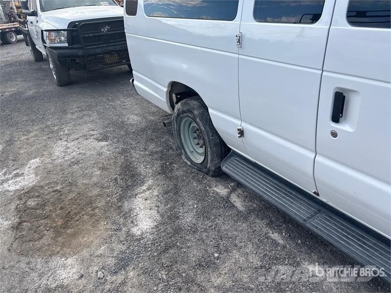 Ford E-350 Passenger Van Lätta skåpbilar