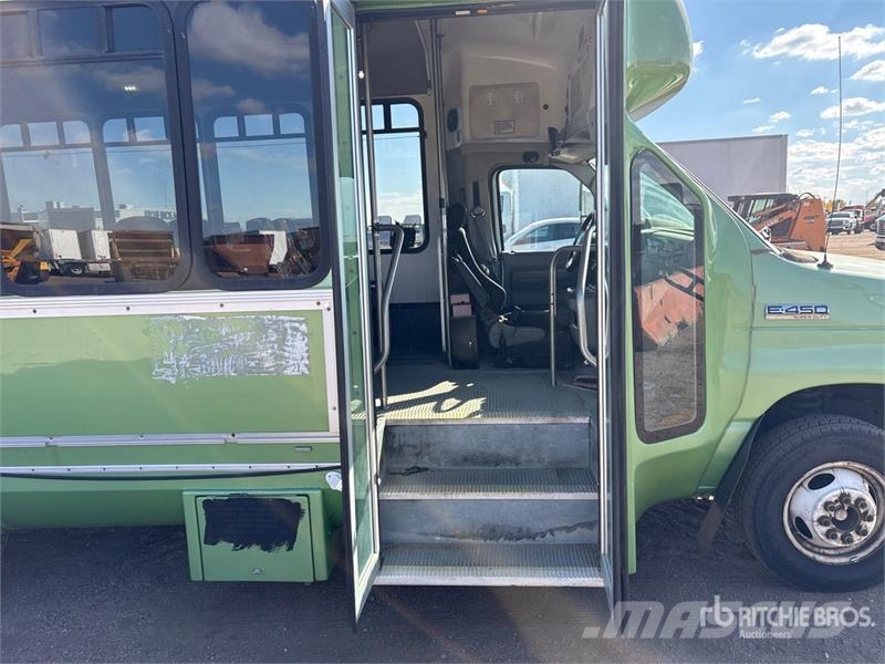Ford E-450 4x2 14-Seat Bus Mini buses