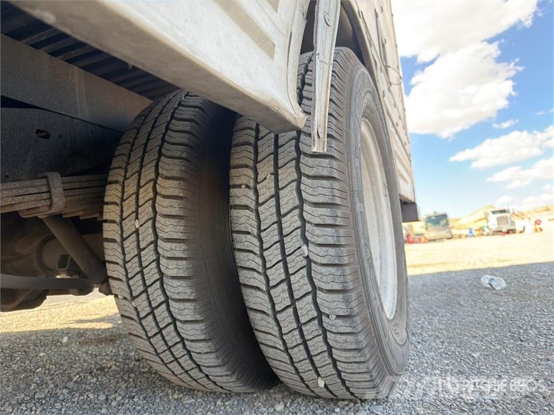 Ford E-450 4x2 Moving Van Truck Kapali kasa kamyonlar