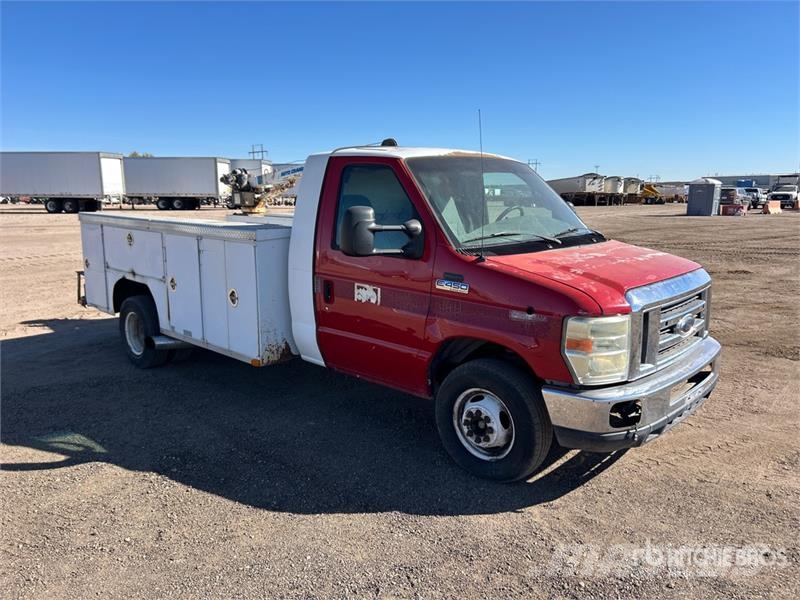 Ford E-450 4x2 Service Truck Kommunalt / generelt kjøretøy