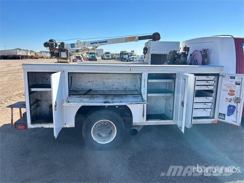 Ford E-450 4x2 Service Truck Kommunalt / generelt kjøretøy