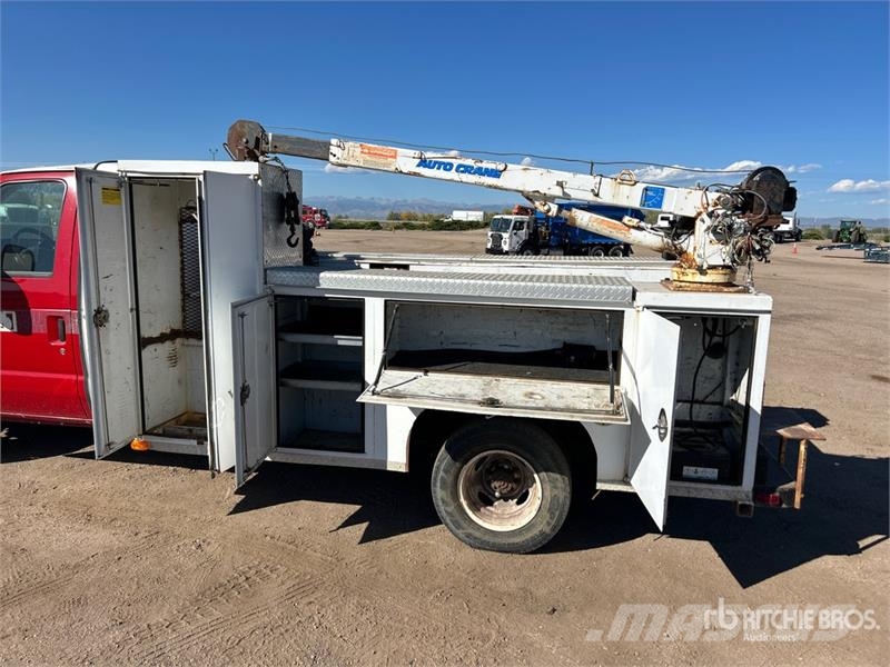Ford E-450 4x2 Service Truck Kommunalt / generelt kjøretøy