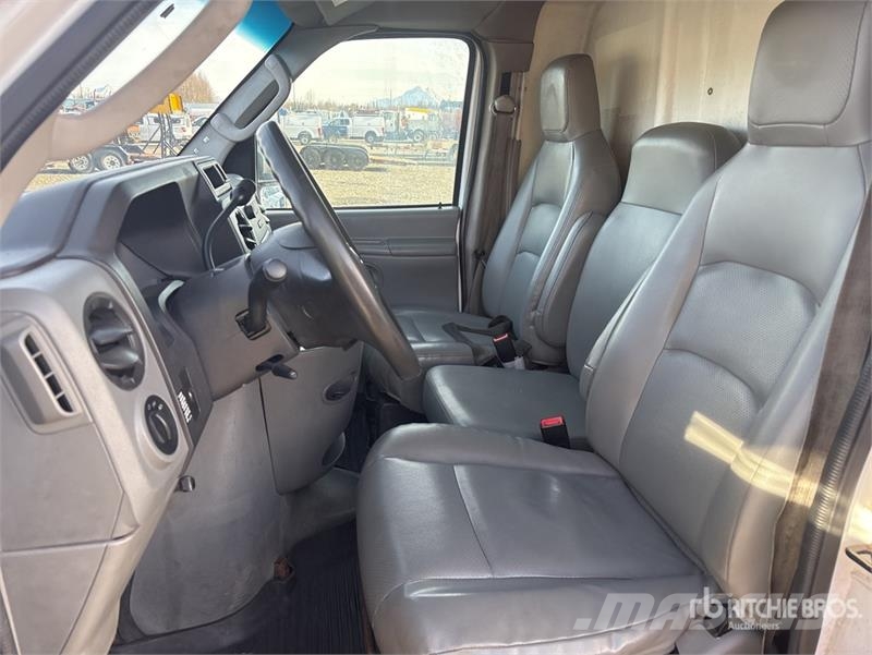 Ford E-450 4x2 Van Truck Skapbiler