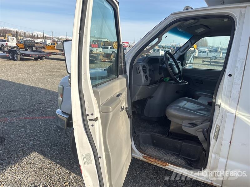 Ford E-450 4x2 Van Truck Skapbiler