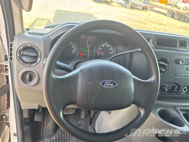 Ford E-450 4x2 Van Truck Skapbiler