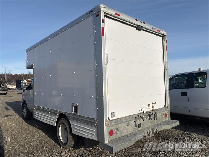 Ford E-450 4x2 Van Truck Skapbiler