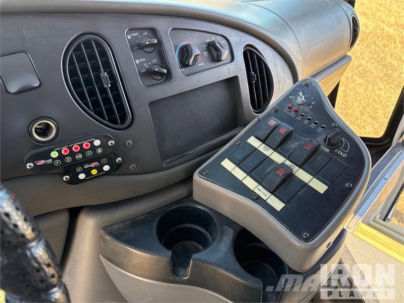 Ford E-450 Econoline Mini buses