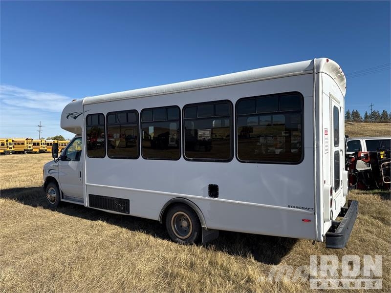 Ford E-450 Econoline Mini buses