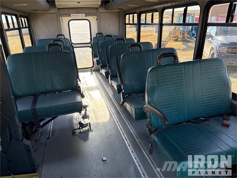 Ford E-450 Econoline Mini buses