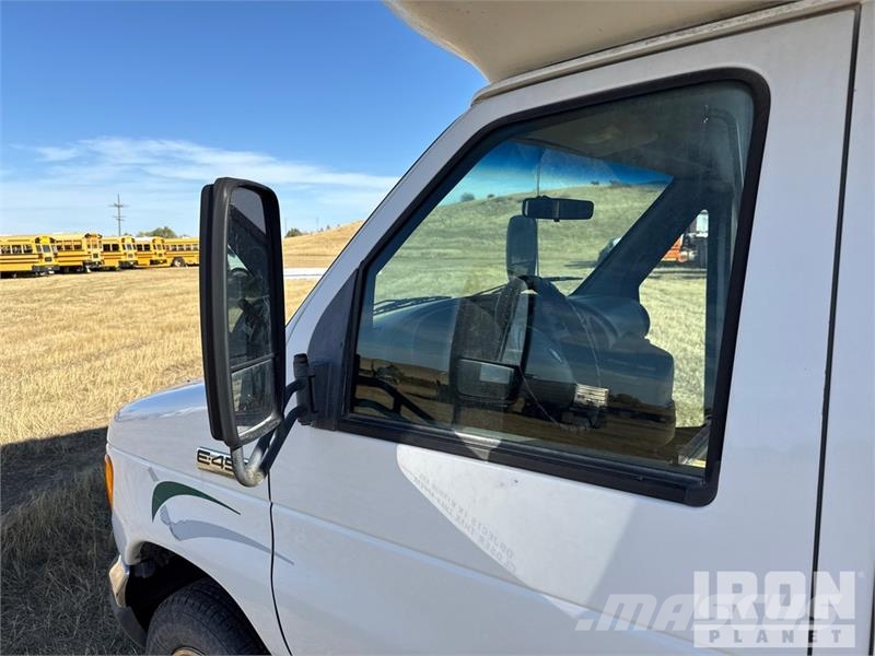 Ford E-450 Econoline Mini buses
