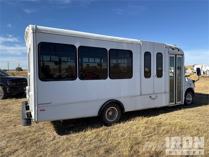 Ford E-450 Econoline Mini buses