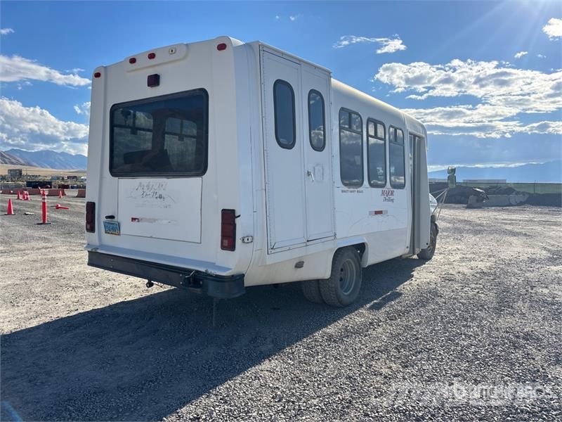 Ford E-450 Passenger Van Utilitaire