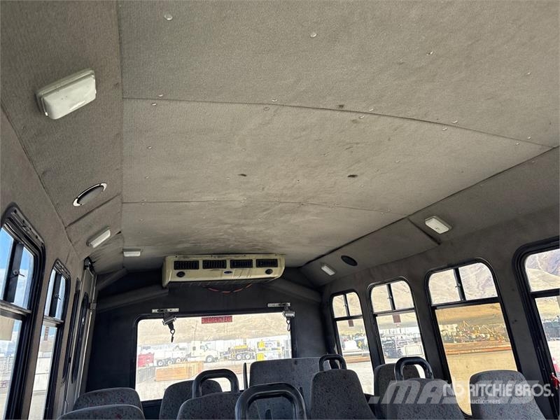 Ford E-450 Passenger Van Utilitaire