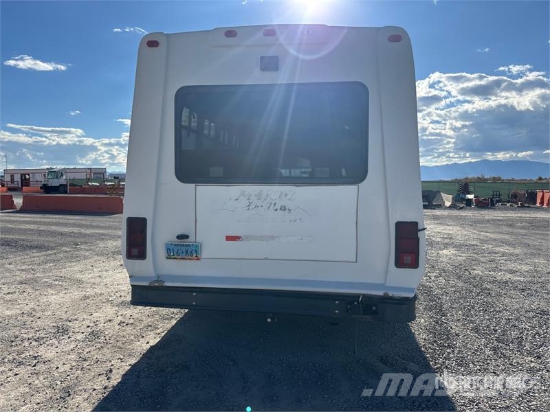Ford E-450 Passenger Van Utilitaire