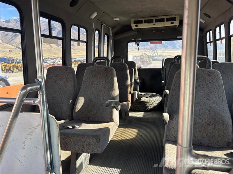 Ford E-450 Passenger Van Utilitaire