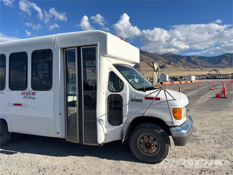 Ford E-450 Passenger Van Utilitaire