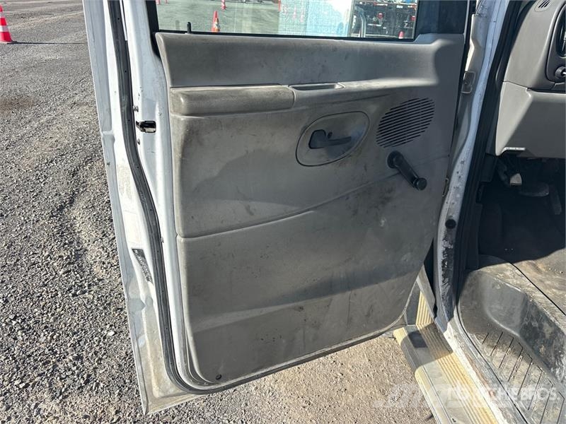Ford E-450 Passenger Van Utilitaire