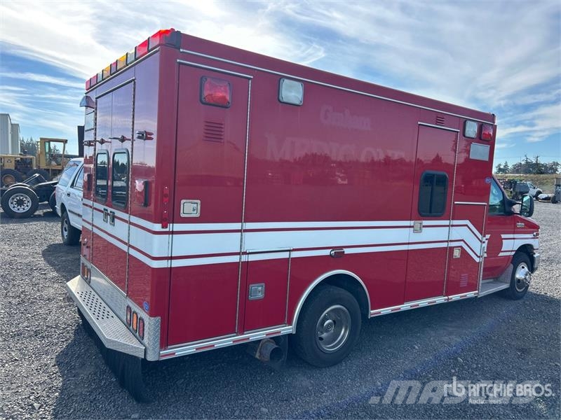 Ford E-450 Super Duty 救急車