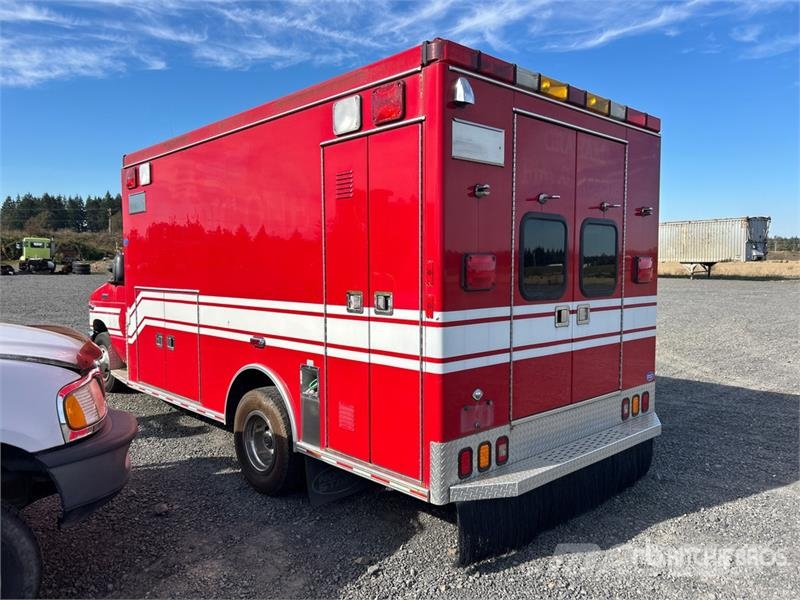 Ford E-450 Super Duty 救急車
