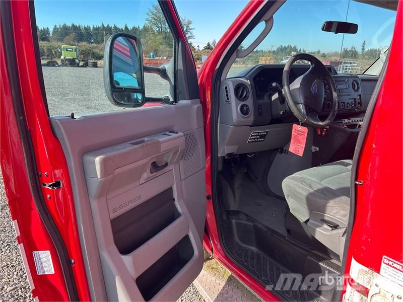 Ford E-450 Super Duty 救急車