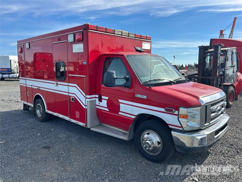 Ford E-450 Super Duty 救急車