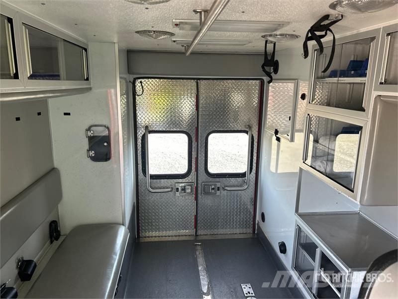 Ford E-450 Super Duty 救急車