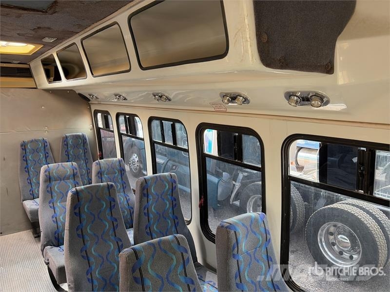 Ford E450 4x2 14-Seat Transit Bus Minibuses