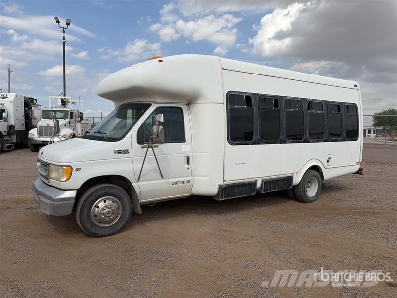 Ford E450 4x2 14-Seat Transit Bus Minibuses