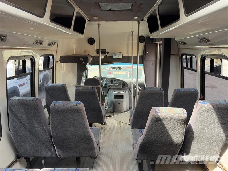 Ford E450 4x2 14-Seat Transit Bus Minibuses