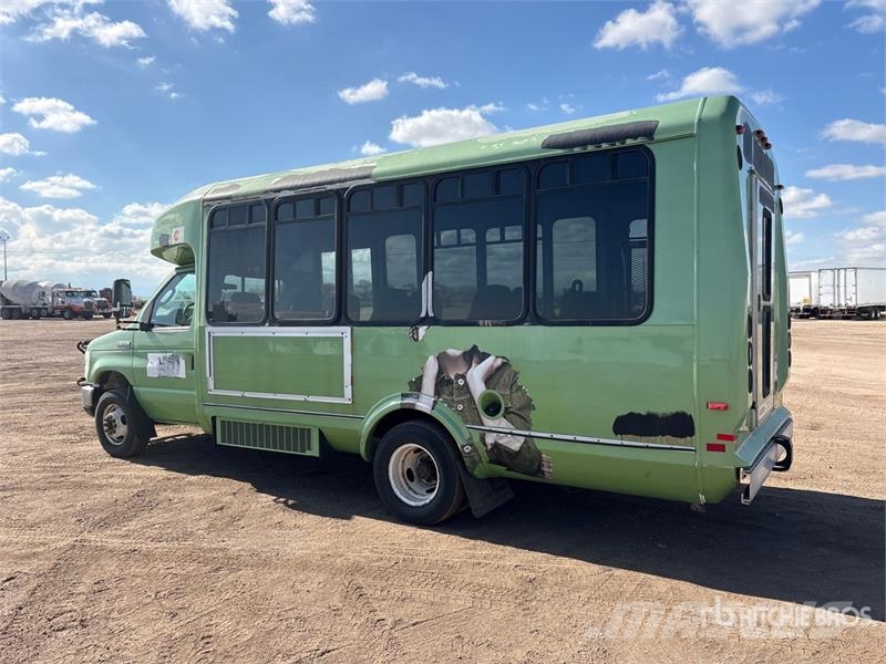 Ford E450 Bus Minibusse