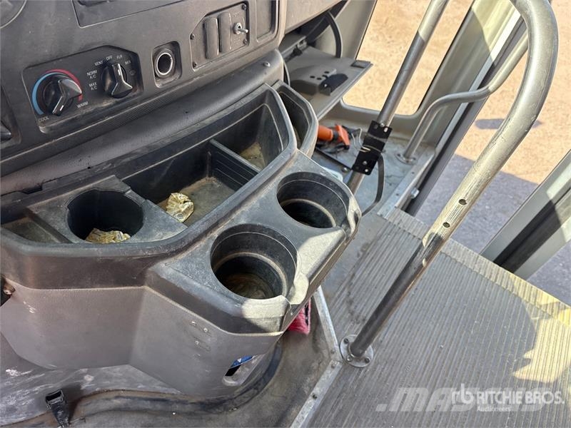 Ford E450 Bus Minibusse