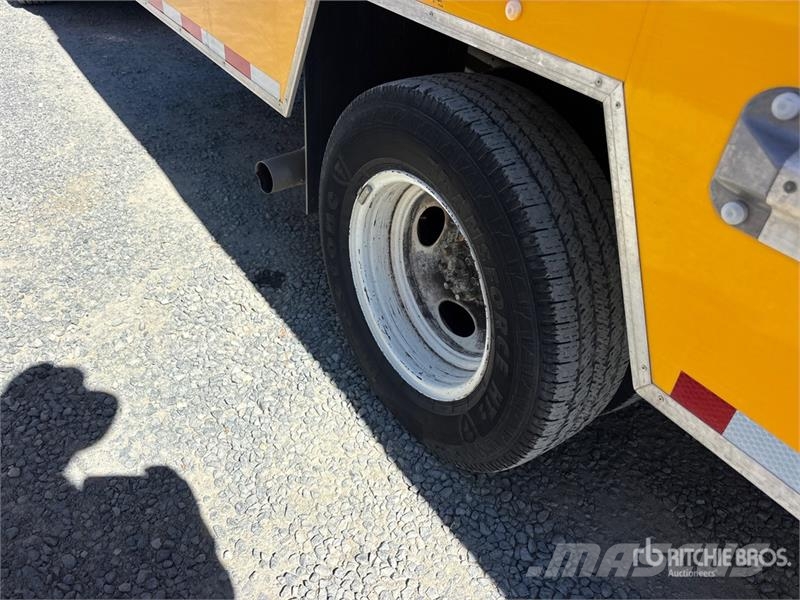 Ford Econoline E-350 4x2 Van Truck Bakwagens met gesloten opbouw