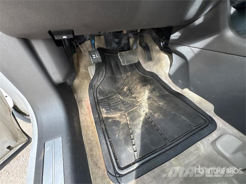 Ford EDGE 2WD SUV Automobili