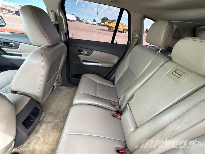 Ford EDGE 2WD SUV Automobili