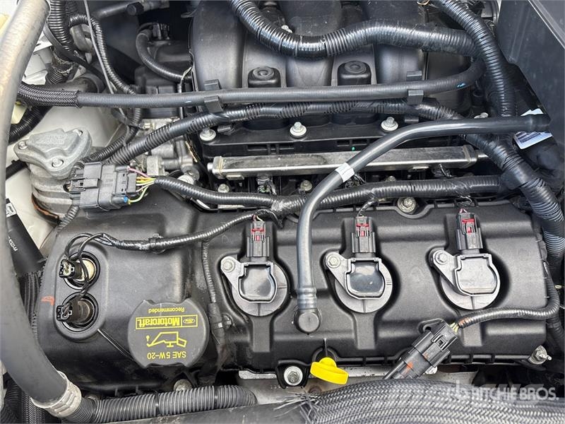 Ford EDGE 2WD SUV Automobili