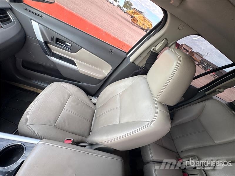 Ford Edge Limited 2WD SUV Automobili