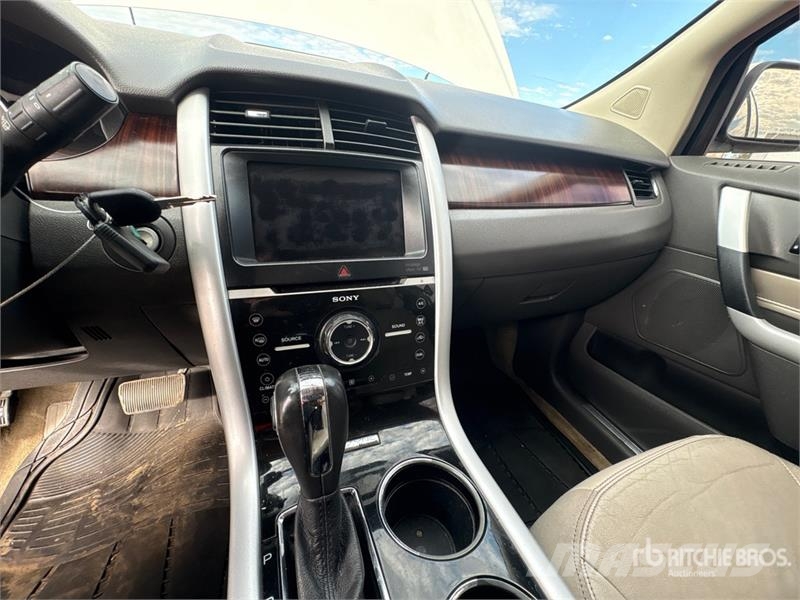 Ford Edge Limited 2WD SUV Automobili